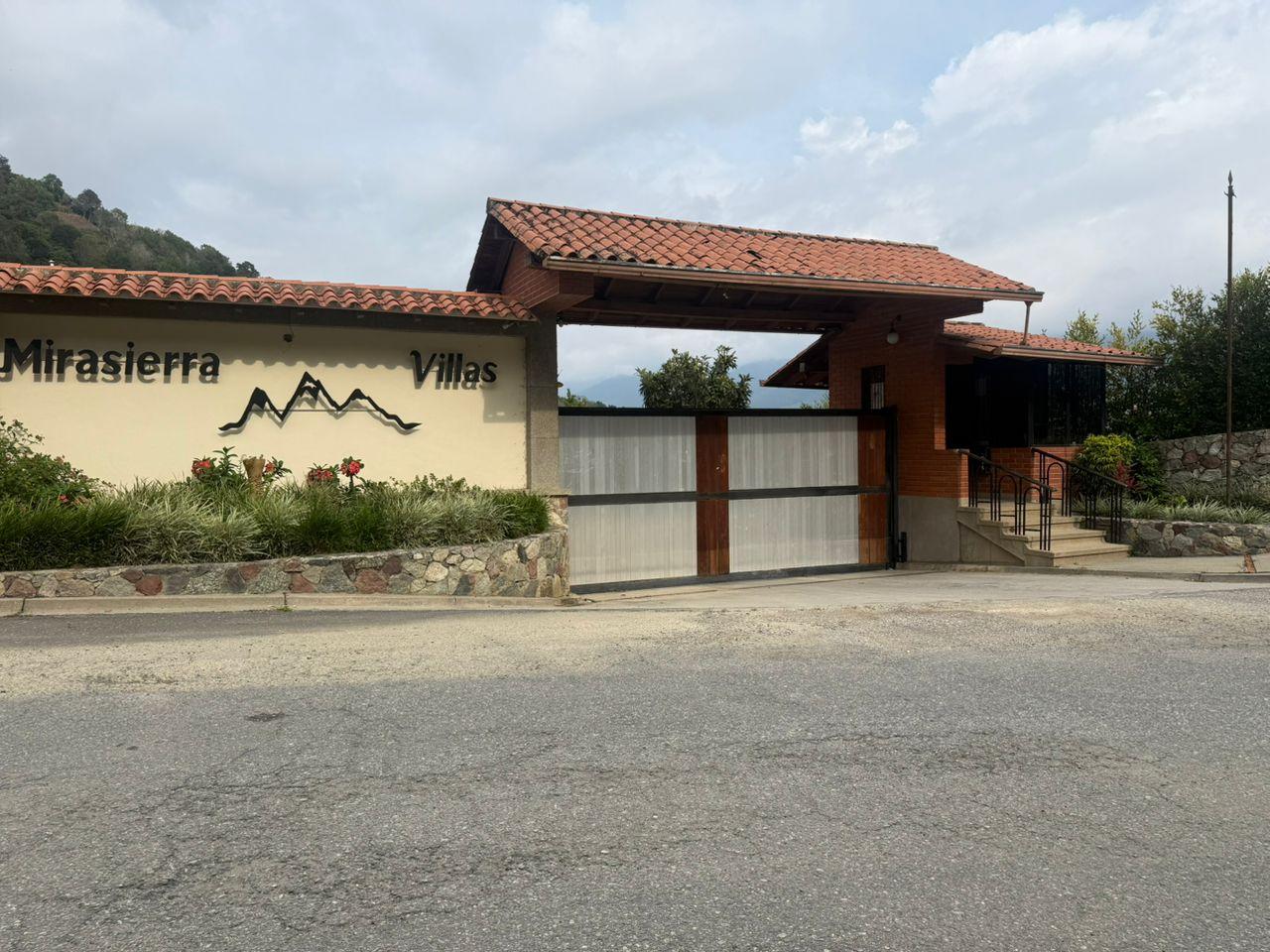 Apartamento En Alquiler - Res. Mirasierra Villas - Urb. Lumonty - Mérida - Estado Mérida